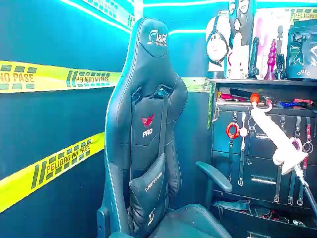 Live sex webcam photo for Rubi_slave #253010076