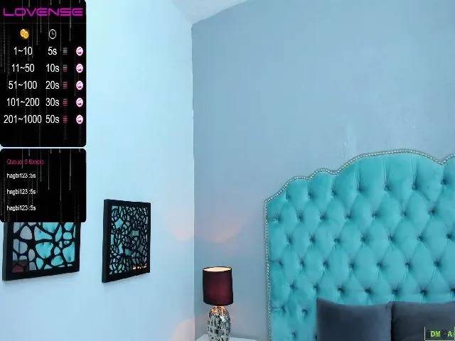 Live sex webcam photo for Esmeralda_R #252346070