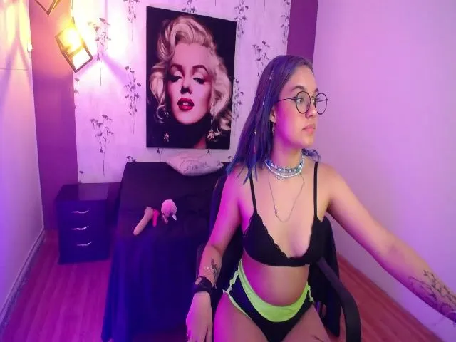 Live sex webcam photo for Spaaarkie #255701714