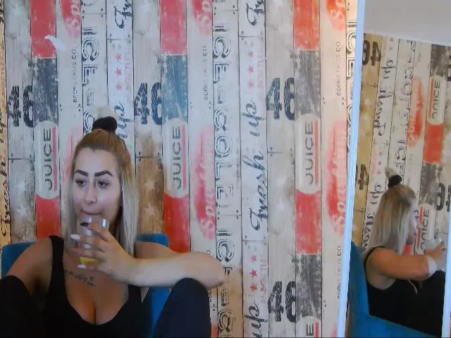 Live sex webcam photo for RubbyKalifha #265471867