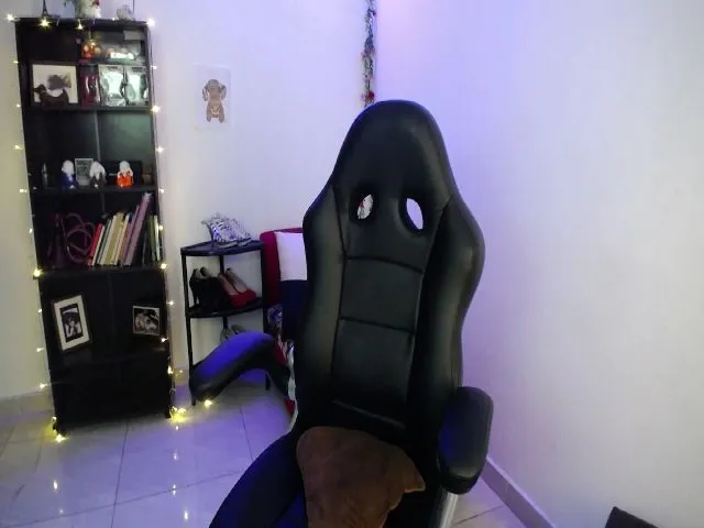 Live sex webcam photo for Anyablack2 #263974457