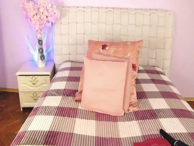 Live sex webcam photo for SpicyKiss_ #265038599