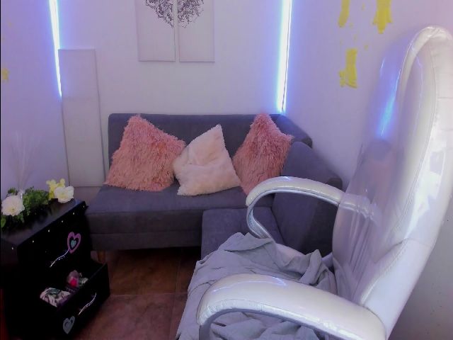 Live sex webcam photo for Connie__jones #263934263