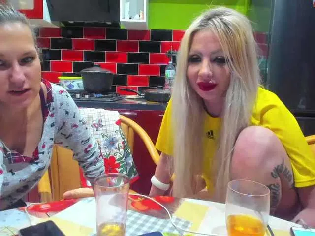 Live sex webcam photo for karolina1908 #241140966
