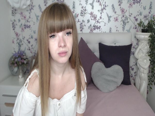 Live sex webcam photo for Ssexy_Kitty #253780523