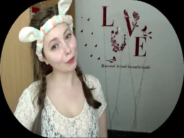 Live sex webcam photo for MollyMey #253531703