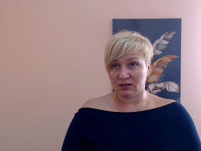 Live sex webcam photo for KailyMey #256286386