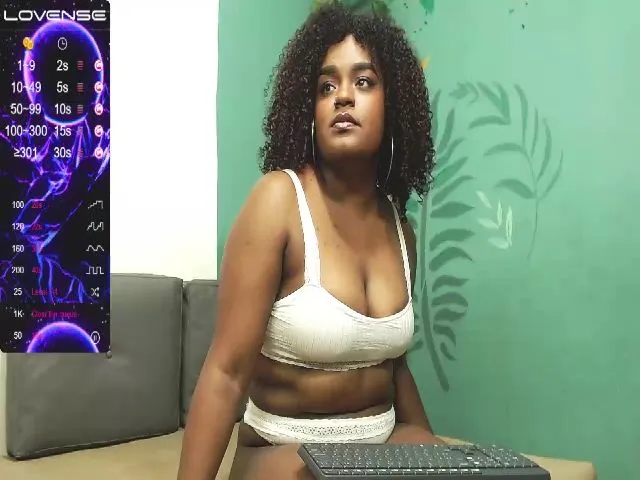 Live sex webcam photo for violet_cortes #254987118