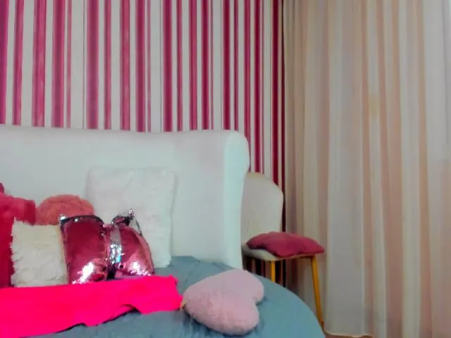 Live sex webcam photo for KylieTy #253664780