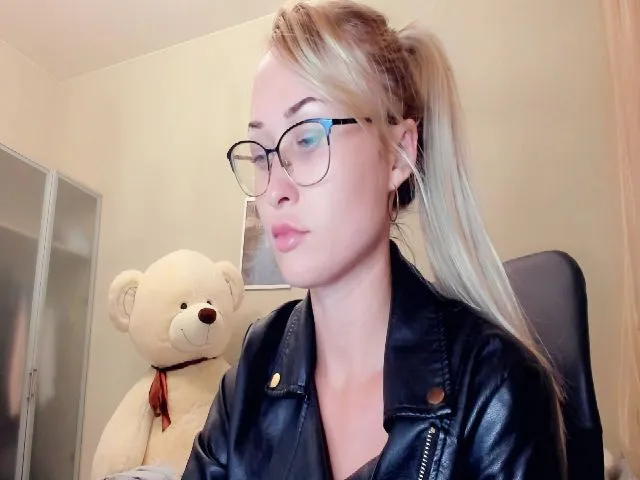 Live sex webcam photo for Mistress_Eva_ #263988764