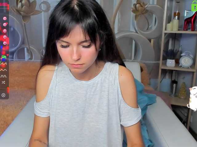 Live sex webcam photo for MiyaEvans #257044165