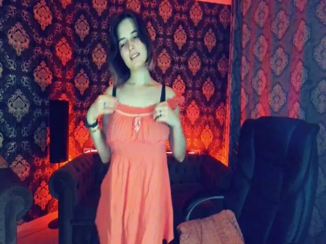 Live sex webcam photo for MileyDreams #255427879