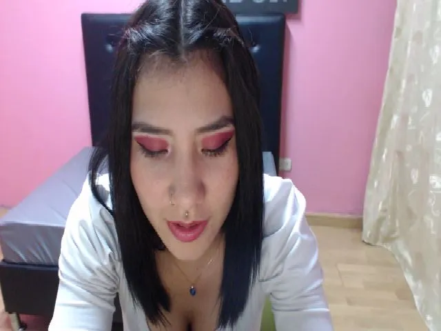 Live sex webcam photo for Emmaafox #252663035