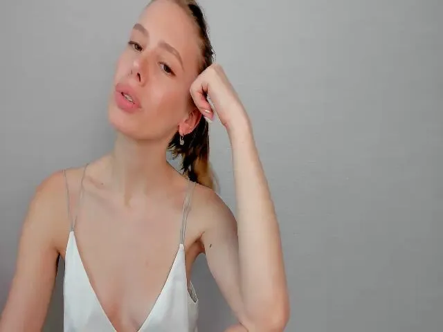 Live sex webcam photo for WowAlina_ #252824390