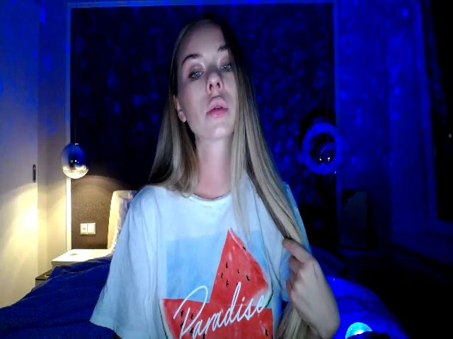 Live sex webcam photo for Linda_0nline #257078992