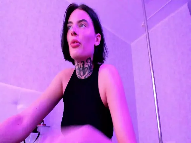 Live sex webcam photo for JennyQuenn #260407070