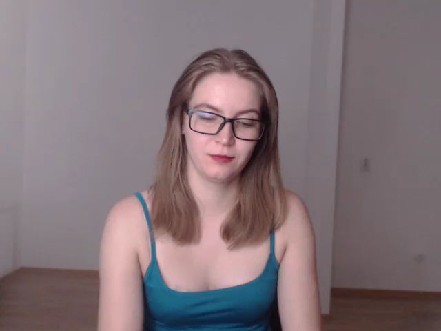 Live sex webcam photo for ALESSA_MOON #253258932