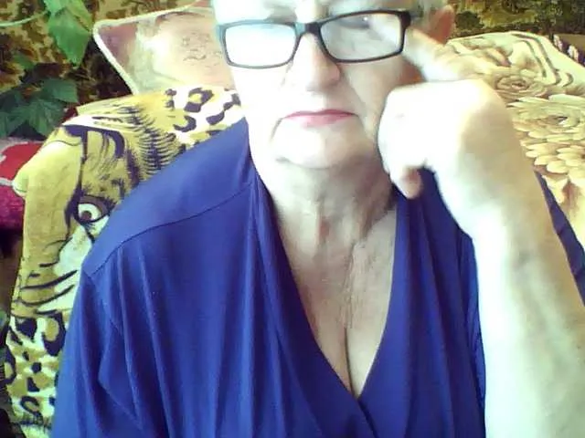 Live sex webcam photo for LolkaAlyss #287976312