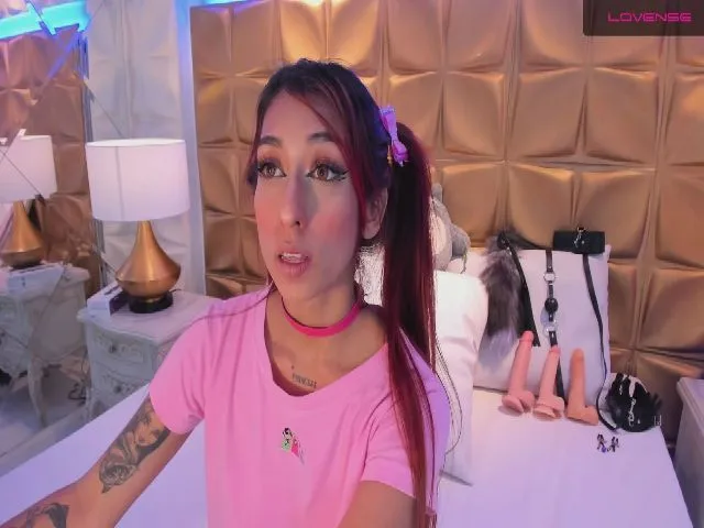 Live sex webcam photo for CandyLaw_ #255337843