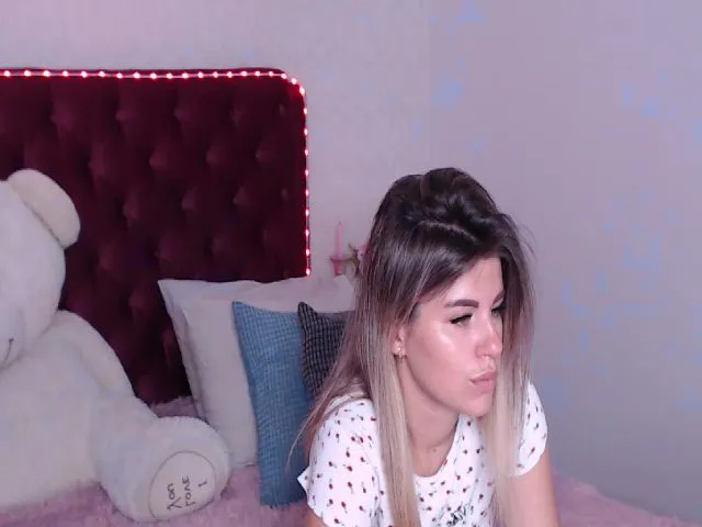 Live sex webcam photo for DOMINICA_MINI #256744495