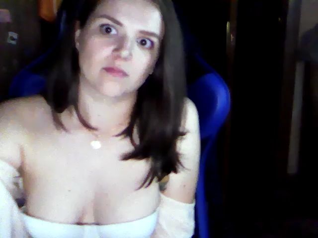 Live sex webcam photo for BattyCrystal #257201244