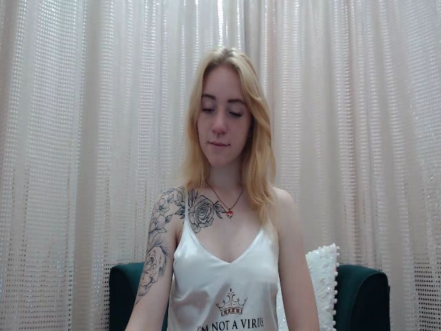 Live sex webcam photo for RedBerryy #253271613