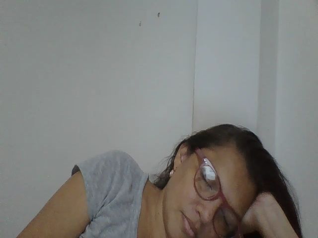 Live sex webcam photo for SweetLola01 #258386787