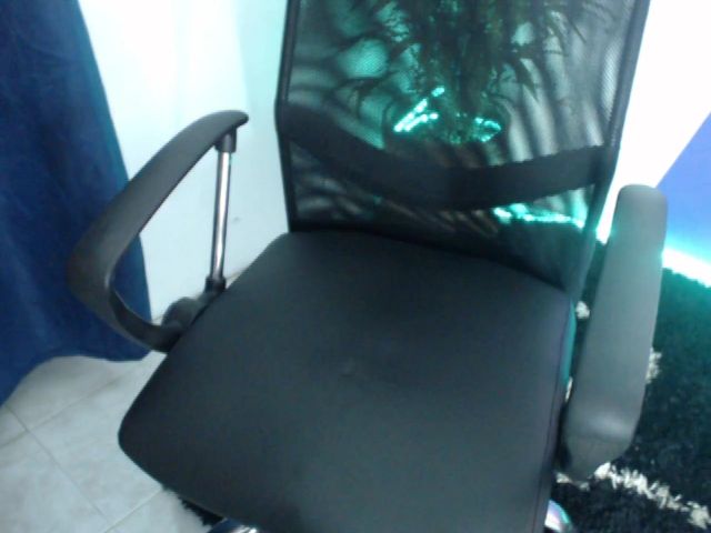 Live sex webcam photo for sophiie_fox #252952535