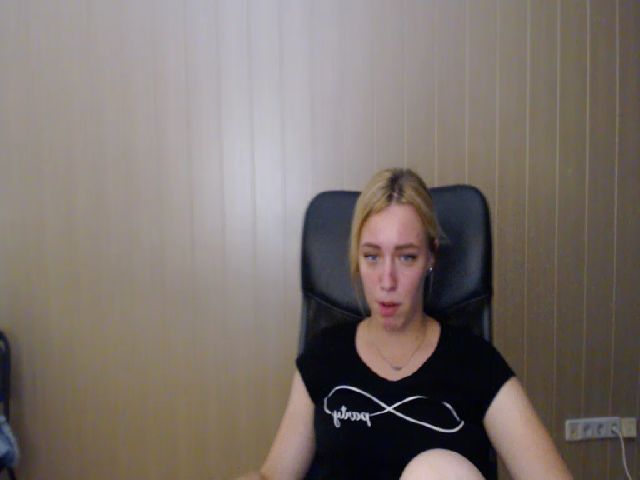 Live sex webcam photo for KetiLove_ #263238044