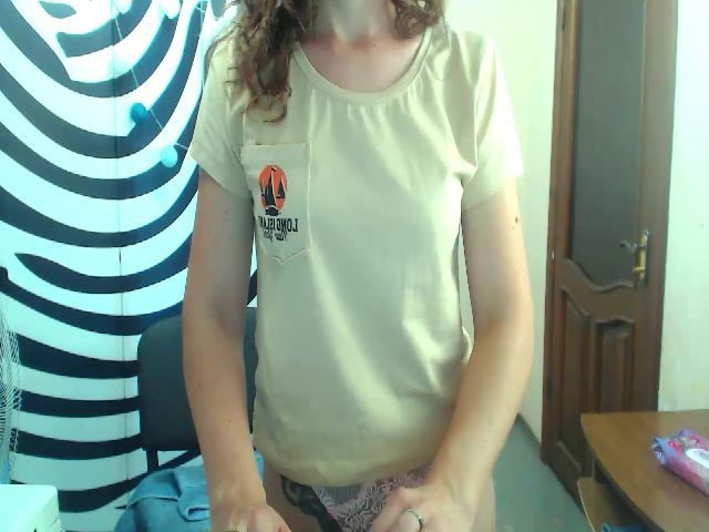 Live sex webcam photo for HeartGirl #255092976