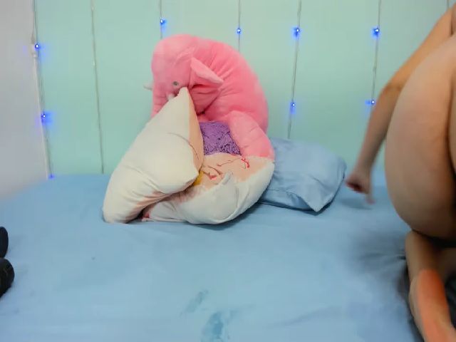 Live sex webcam photo for JENELOTIZZ #264546189