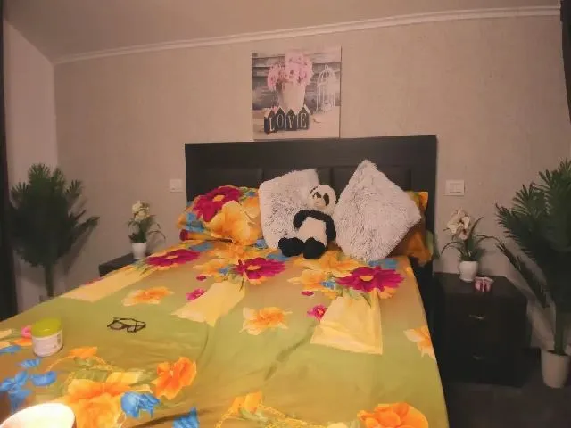 Live sex webcam photo for ErikaGold #253291988