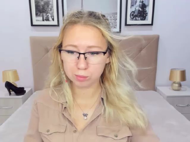 Live sex webcam photo for LizaSwan #255256169