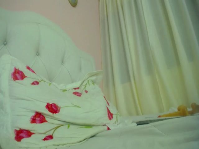 Live sex webcam photo for Petite_camila #287864842