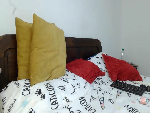 Live sex webcam photo for Cailyn_Hot1 #260696245