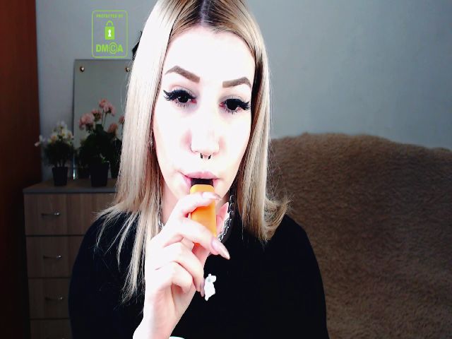 Live sex webcam photo for Alison_Moonli #255449503