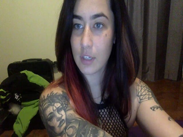 Live sex webcam photo for BillieFox_ #252408224