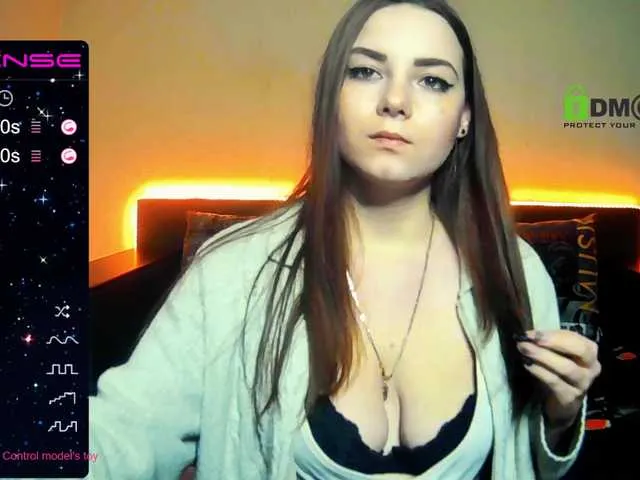 Live sex webcam photo for ORNELLAMUTTY #241003905