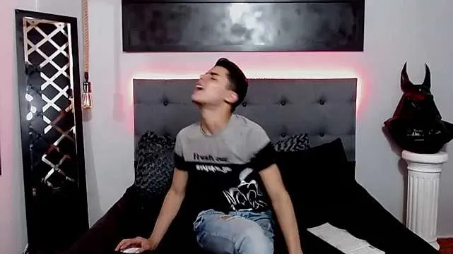 Live sex webcam photo for steve_melark_ #245073124