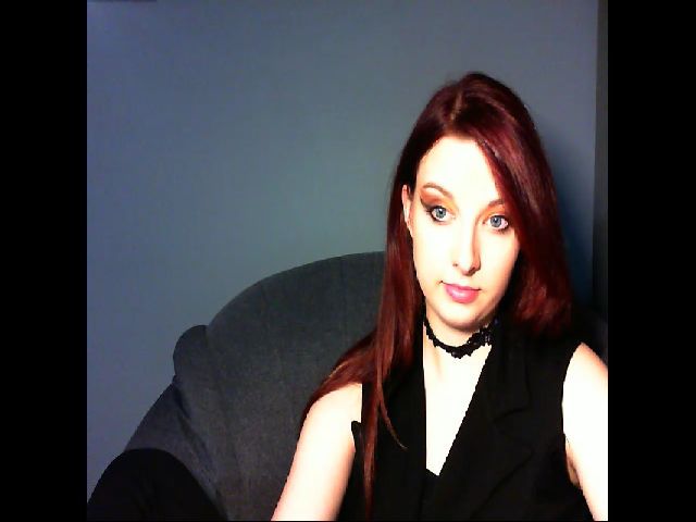 Live sex webcam photo for VirginLuna18 #252571879