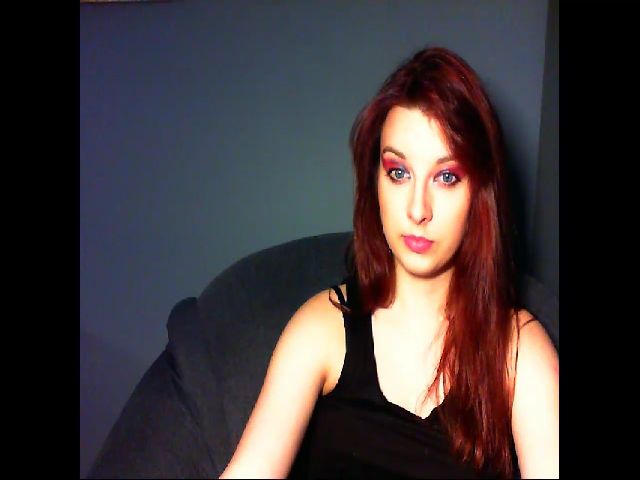 Live sex webcam photo for VirginLuna18 #255400877