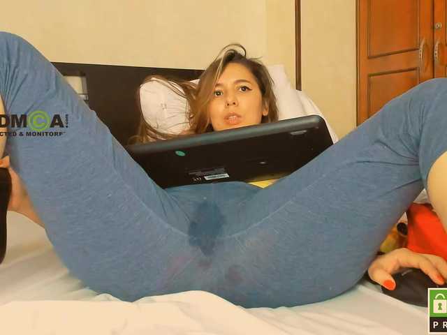 Live sex webcam photo for isabelasweet #242181569