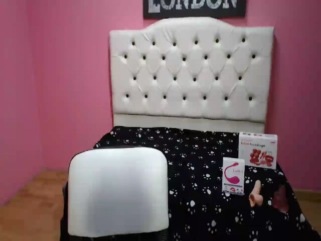 Live sex webcam photo for Agataafox #257575593