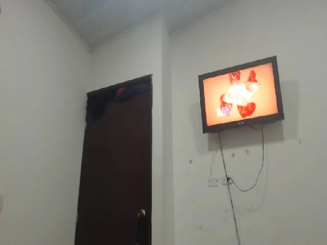 Live sex webcam photo for Lissjensen #253654973