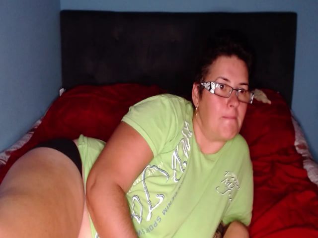 Live sex webcam photo for CatWoman28 #265291101