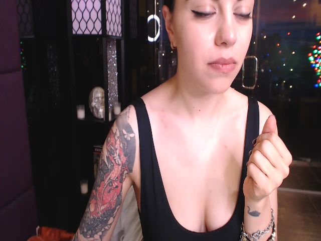 Live sex webcam photo for sunn_o #253367140