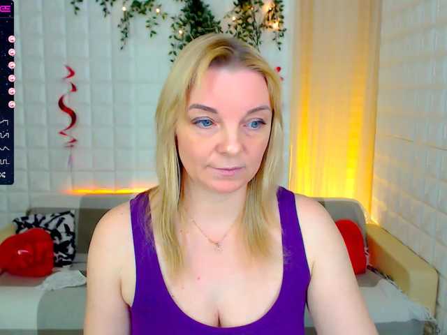 Live sex webcam photo for ReganLovely #241103194