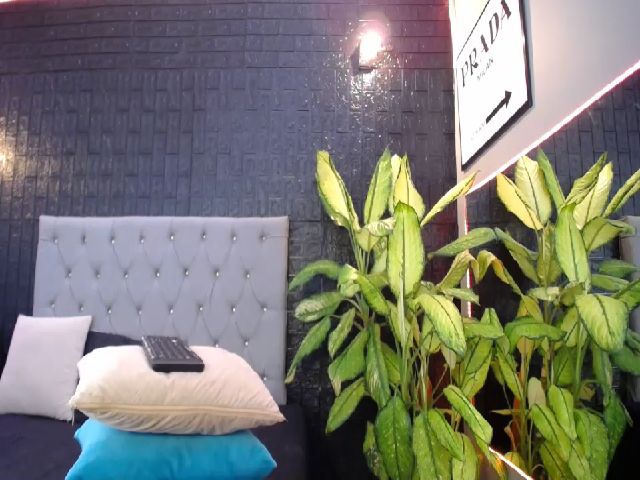 Live sex webcam photo for Ayisha_ #264460068