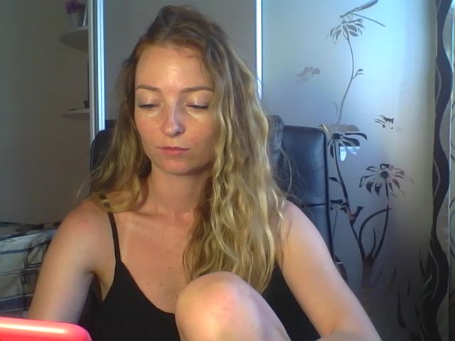 Live sex webcam photo for Milana_Candy #254779629