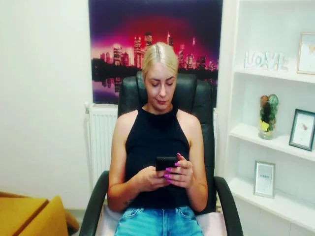 Live sex webcam photo for SoftPleasurex #261954292